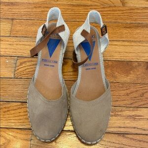 Verbenas Malena suede espadrilles with wedge in stone colour.  EU 39